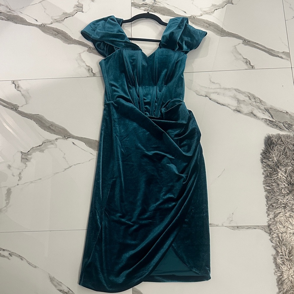 Chic Teal Velvet Midi Dress